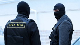 FLASH // Percheziții la Sângerei. În vizorul SPIA a ajuns o familie de oameni ai legii, care ar fi „corupți până în măduva oaselor"